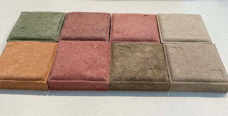 Premium AI Image | Accessories made from recycled or upcycled materials Trends in Recycled Material Accessories and Their Market
